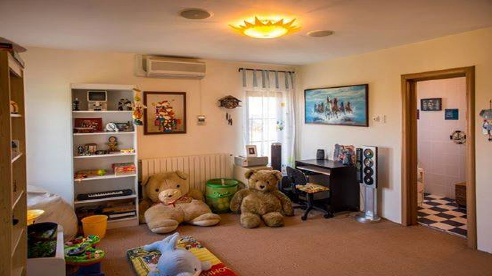 5 Bedrooms Bedrooms, ,3 BathroomsBathrooms,Proiect,.,1049